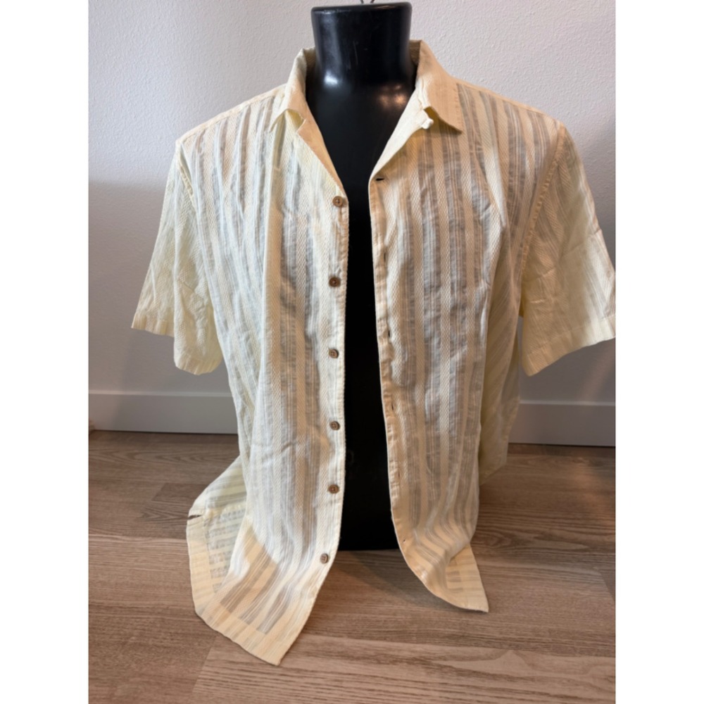 Tricots St Raphael Mens XL Cream Yellow Textured Seersucker Stripe Camp Shirt